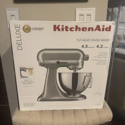 KitchenAid 4.5 Quart Stand  Mixer - Contour Silver