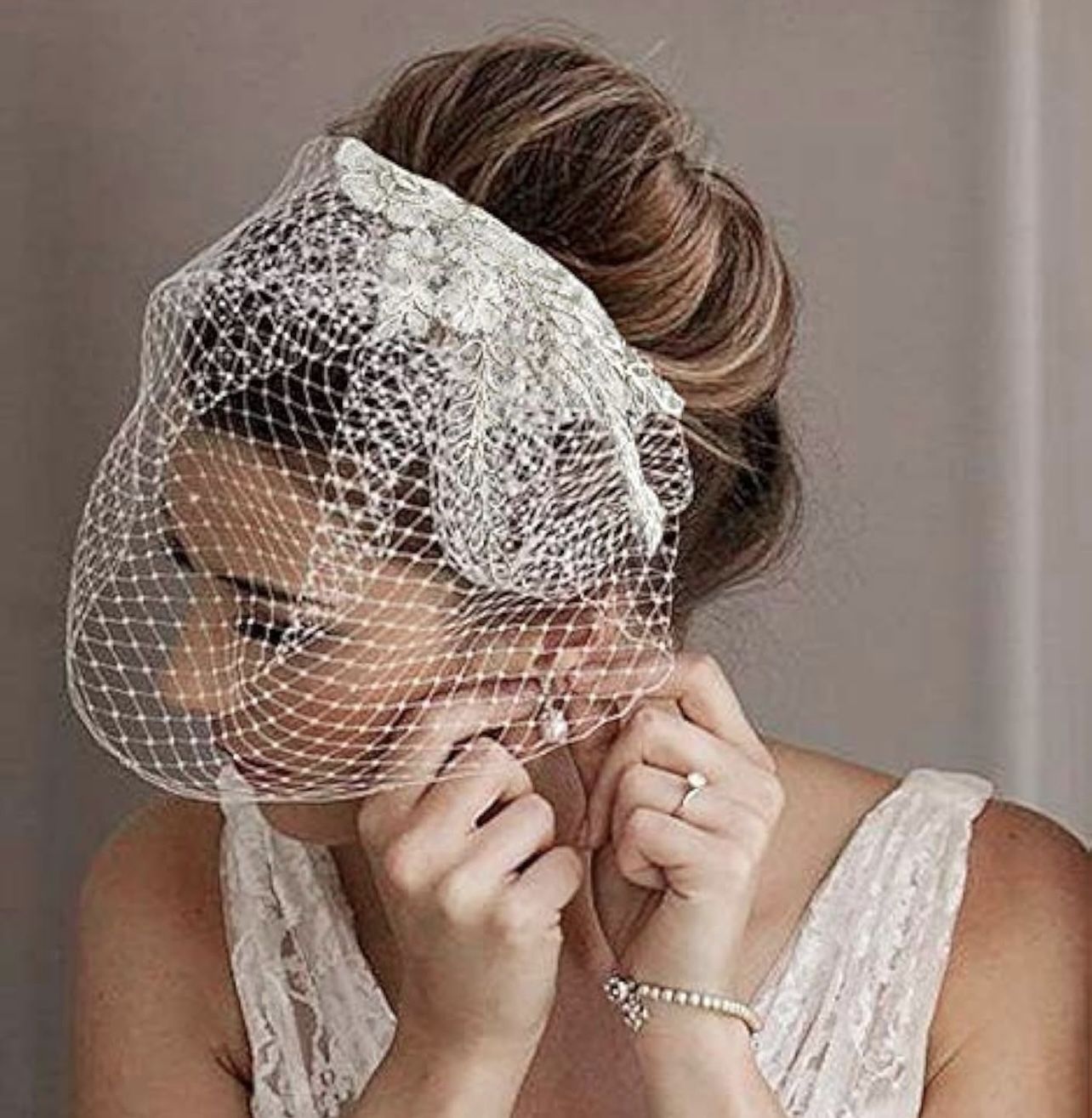 NEW 1920s Lace Bride Wedding Birdcage Veil White Flower Bridal Headpiece Accessories with Comb for Women and Girls