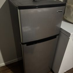 Magic Chef Refrigerator 