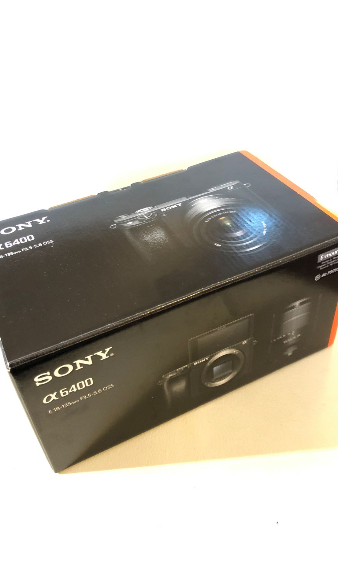 New Sony A6400 camera w/ 18-135mm Lens