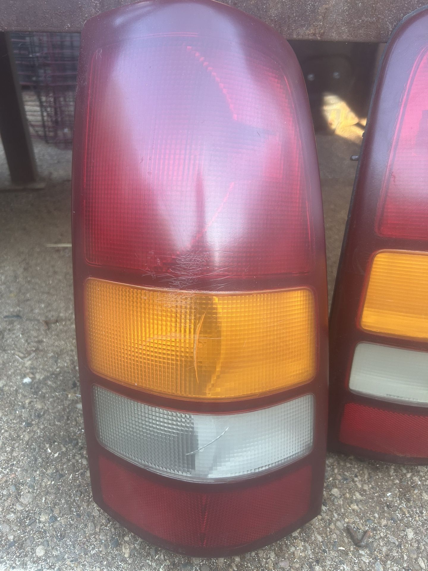 2000-2005 Taillights