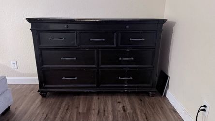 Dresser
