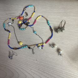 Women’s Costume Jewelry 