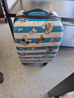 Kids rolling suitcase