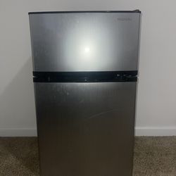 Mini fridge + Freezer