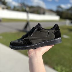 Travis Scott phantoms air Jordan lows size 11