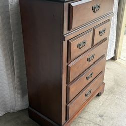 5- Drawer Chest / Dresser !!! 18” D 36”W 50” H 