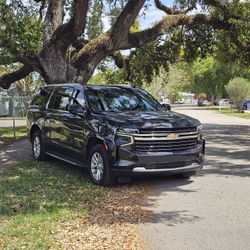 2022 Chevrolet Suburban LT
