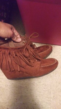 Ankel boots with fringe