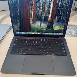 MacBook Pro - Space Black