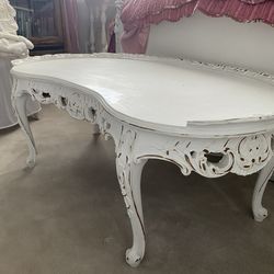 Beautiful vintage shabby chic coffee table