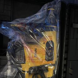 New Dewalt Rotor Hammer 