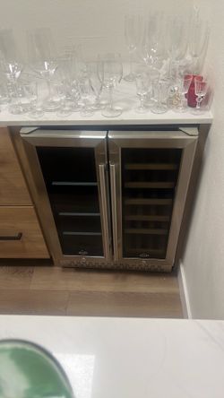 Selling a TYLZA Wine Cooler / Wine Refrigerator in excellent condition.