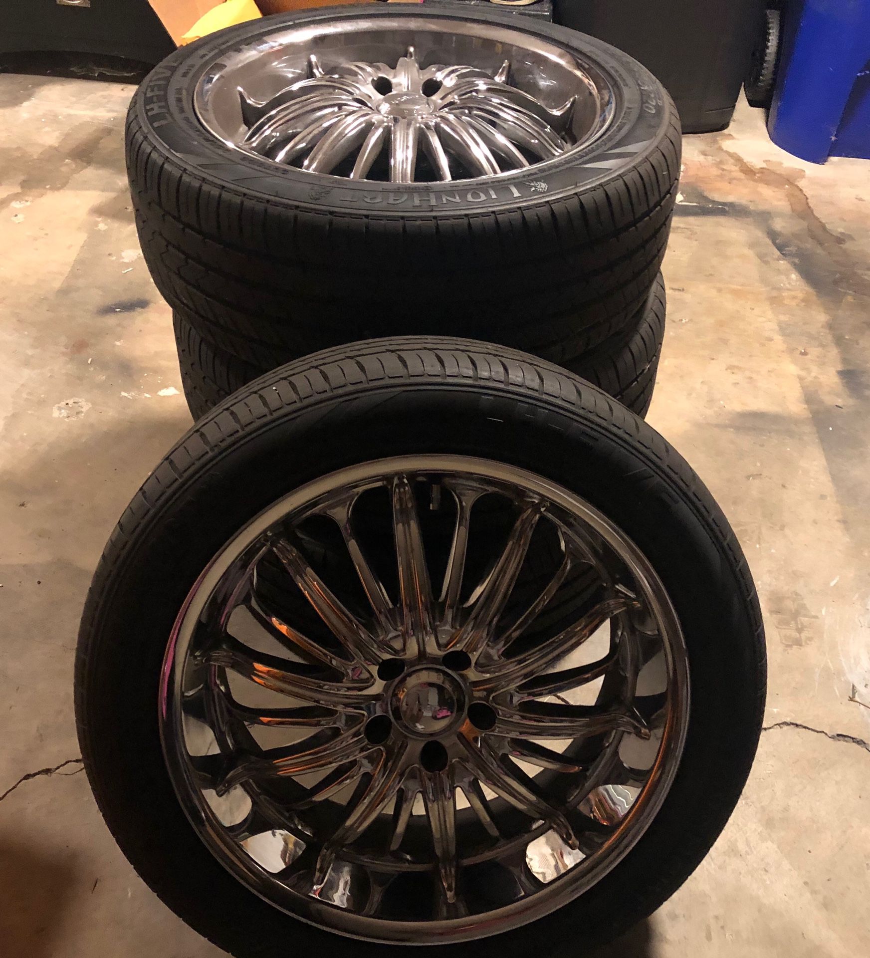 Akuza High Performance Rims with tires