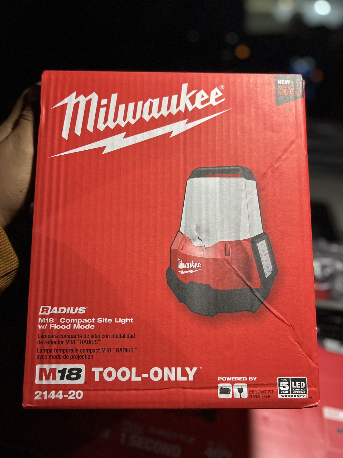 Milwaukee M18 Radius Compact Site Light With Flood Mode