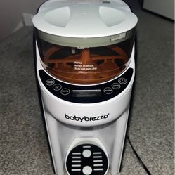 Baby Breeza Formula Maker 