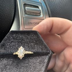 Unique engagement Ring 