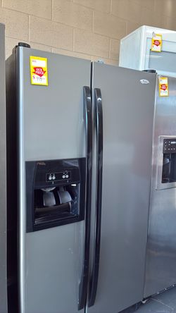 Nice like new Whirlpool side by side refrigerator