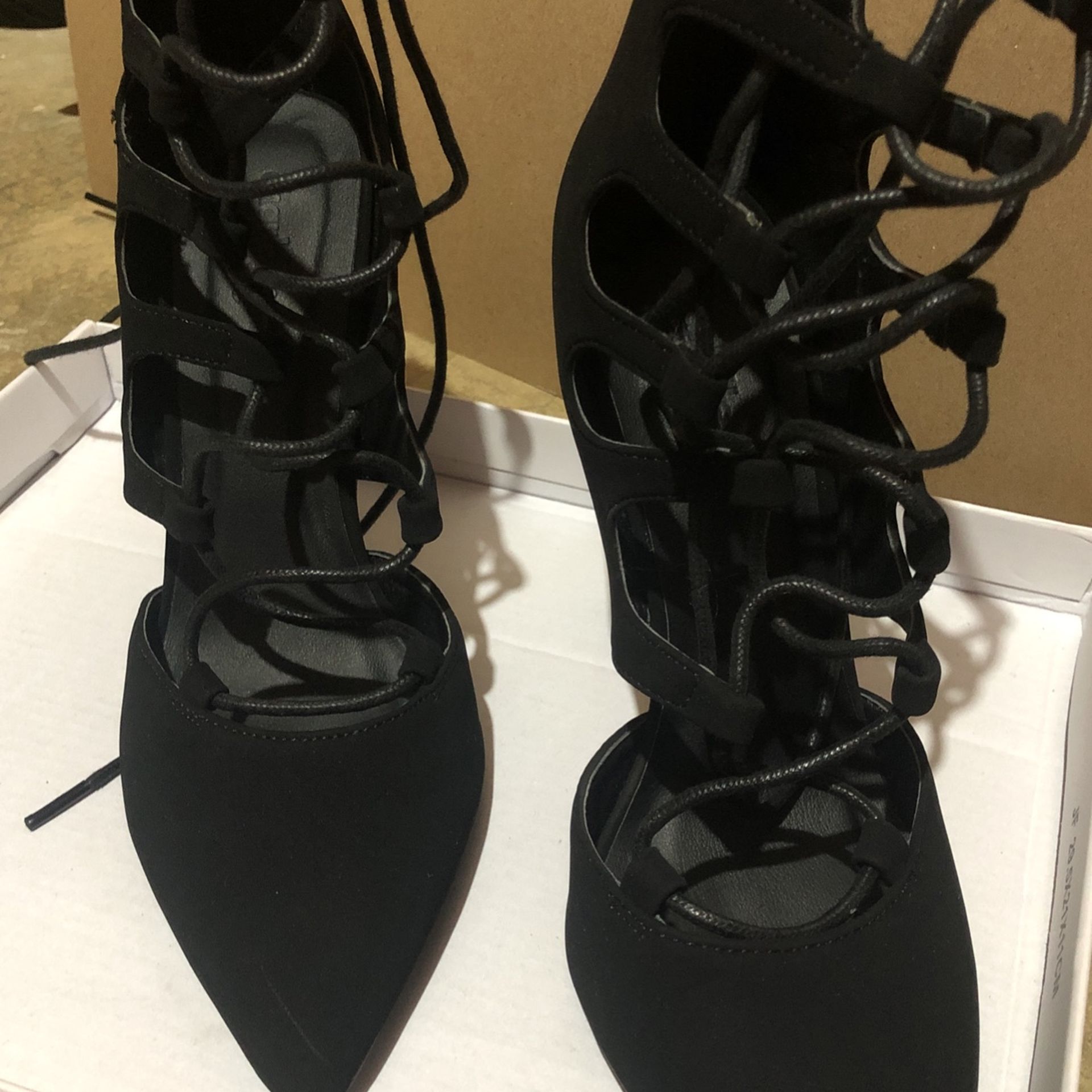 New Black Lace up Heels 6.5