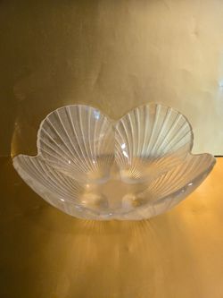Versatile Mikasa Frosted Crystal Scalloped Clam Shell Bowl
