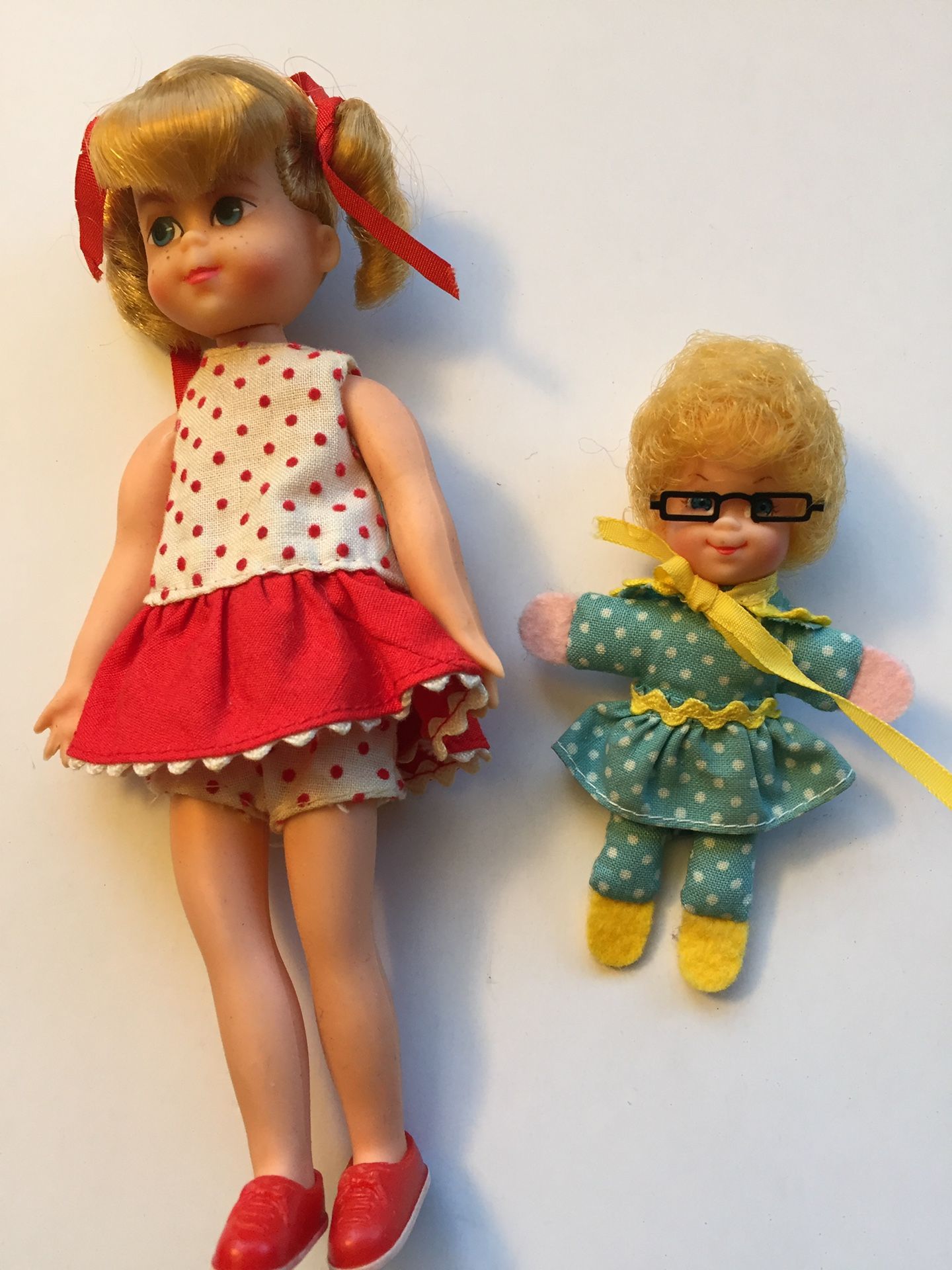 1960s Original Buffy and Mrs Beesley dolls. Rare collectible.