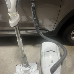 Kenmore canister vacuum cleaner