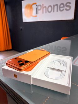 New Orange iPhone 17 pro max 256gb unlocked for any carrier battery health 100% (0 battery cycles. Brand new never used ++++++++Spanish****** Nuevo