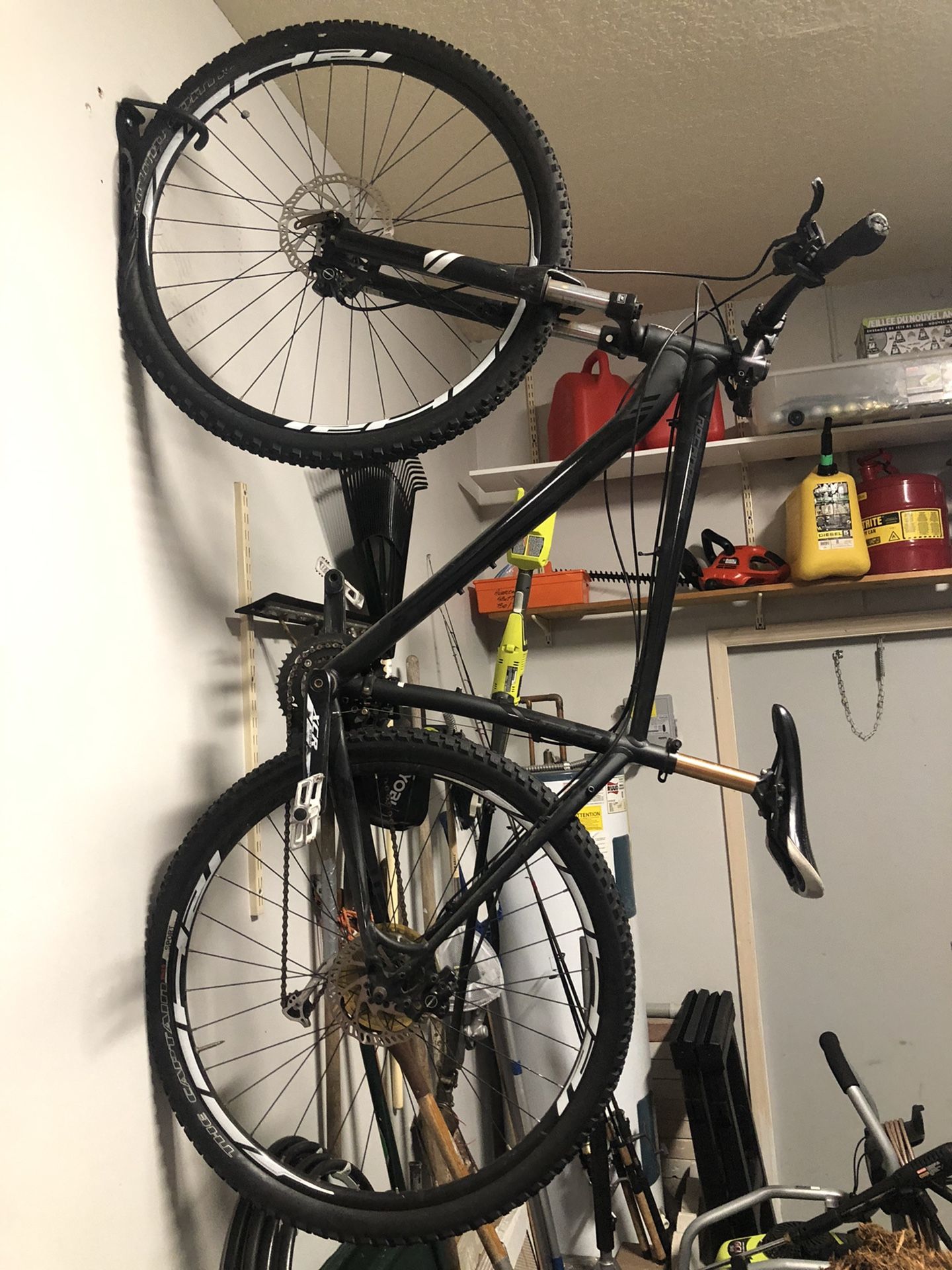 Specialized 29er mountain bike