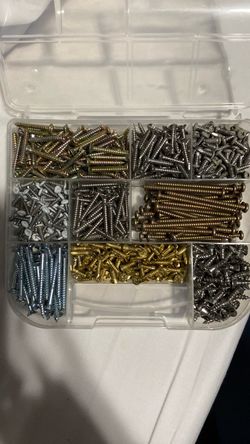 4 lbs of Assorted Screws