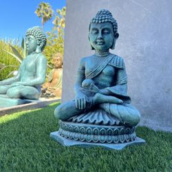 Statue zen the symbol of peace 