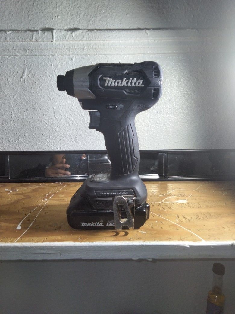 Makita Xdt15