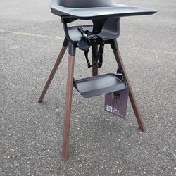 BRAND NEW STOKKE HIGHCHAIR