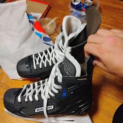 Bauer Vapor Ice Skates 