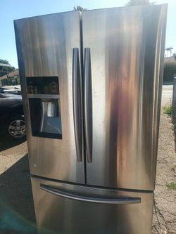 Samsung refrigerator with digital inverter.