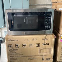 Microwave 1.1 Cu Ft With Child Resistant Door