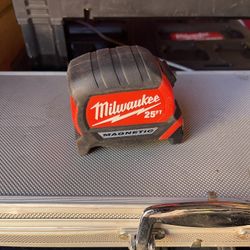 Milwaukee 25 “ Foot Magnetic Tape Measure