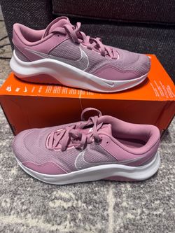 Nike Legend Essential Sneakers Pink