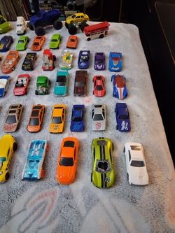 60 Carritos/Car Toys $35 Dlls.