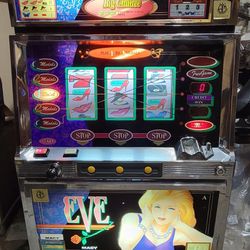 Macy EVE Pachislo Token Opterated vintage slot machine with keys powers on untested parts repair
