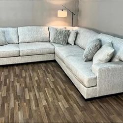 OM• $38 Initial • Brand New// Luxury 3 Piece Sectional 