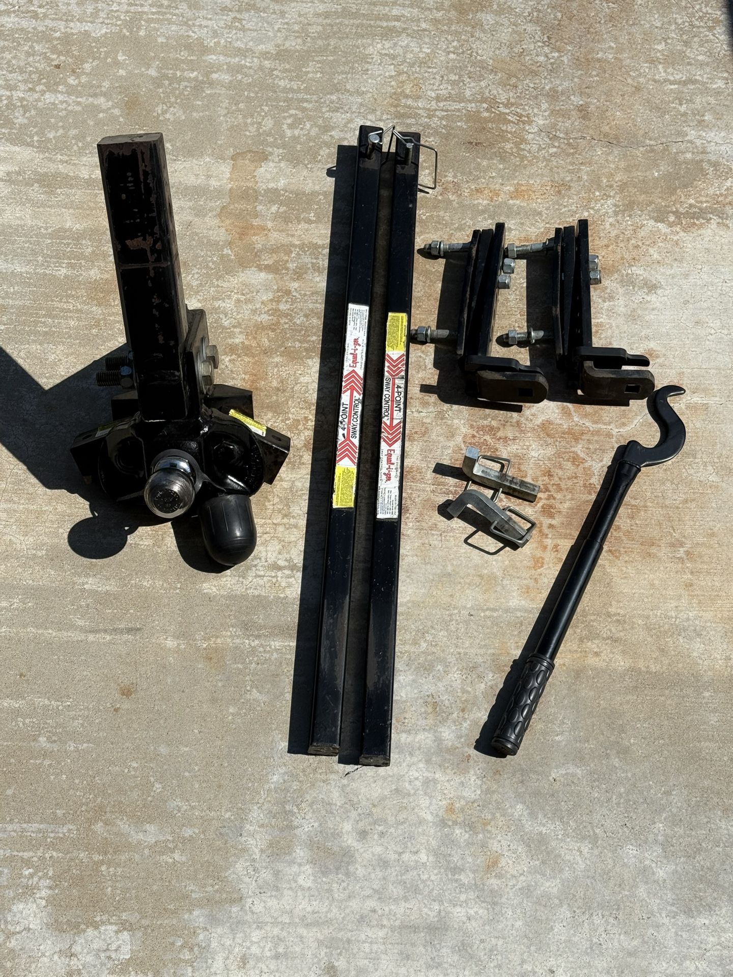 Equalizer Four Point Sway Control & Weight Distribution Hitch