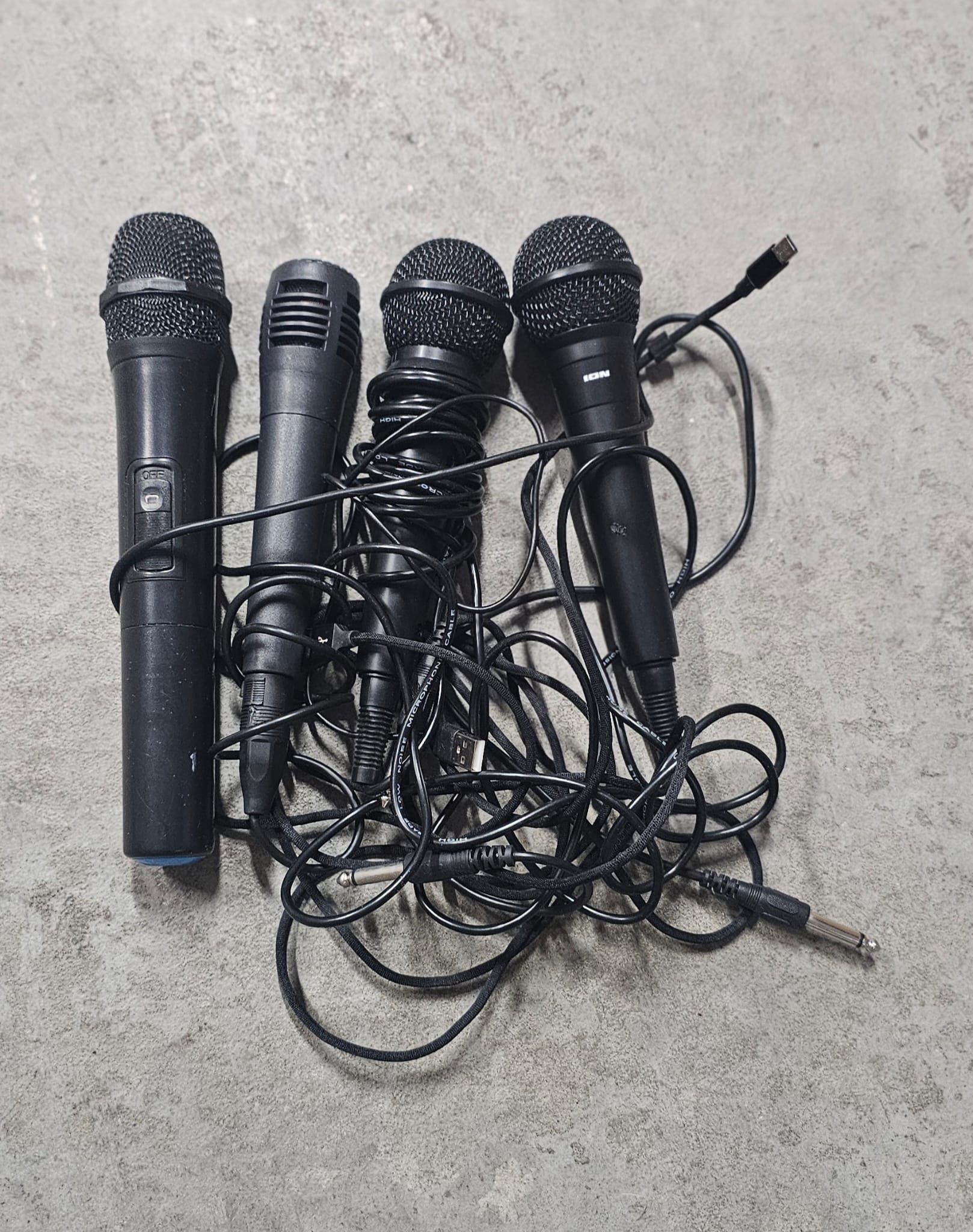 Set of microphones
