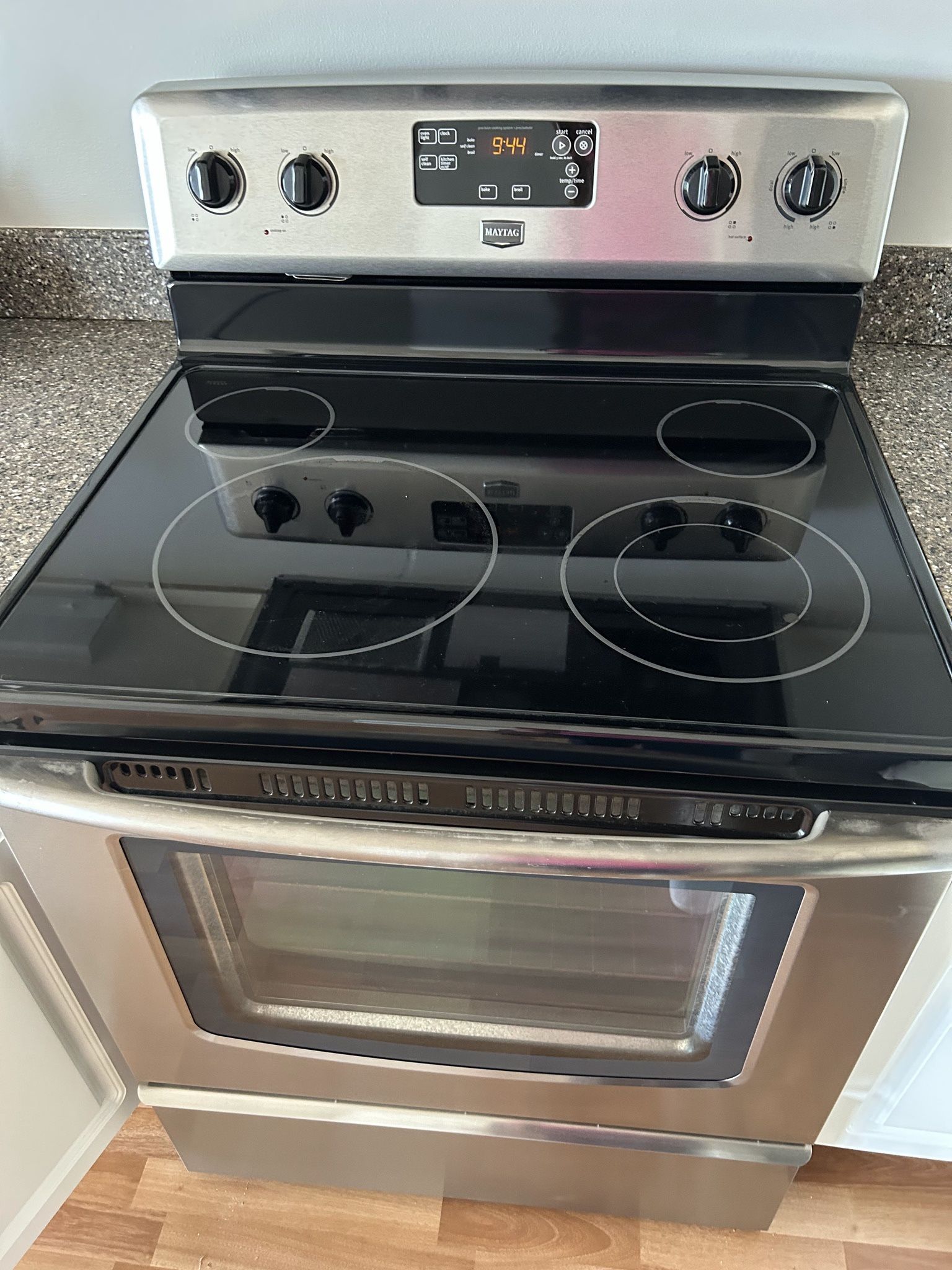 Electric Stove/Oven & Microwave