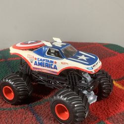 HOT WHEELS MONSTER JAM MARVEL CAPTAIN AMERICA 4 X 4 DIE CAST TRUCK 1/24 SCALE