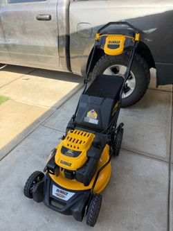 DEWALT
21 in. 196cc E-GOV Engine 3-in-1 Gas RWD Self-Propelled Lawn Mower with High Rear Wheels