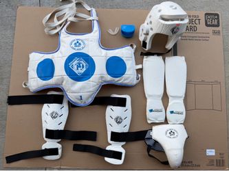 Kids Taekwondo Sparring Gear (Size 1) - Reversible, Clean and Good Condition