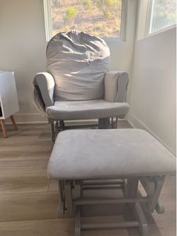 Storkcraft Premium nursing chair