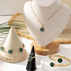 18k Gold Plated Clover Design Set 