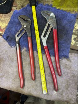 Slip joint pliers