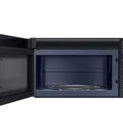 SAMSUNG STAINLESS STEEL KITCHEN APPLIANCE SET....BESPOKE REFRIGERATOR, GLASSTOP STOVE AND MICROWAVE...3 PIECES.......$ 1,500